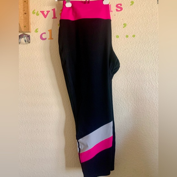 Plus Size Torrid Active Leggings - Picture 3 of 6
